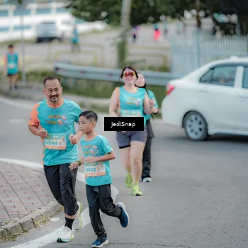 Runner Photo 8300946