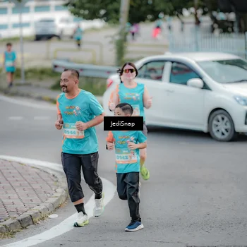 Runner Photo 8300948