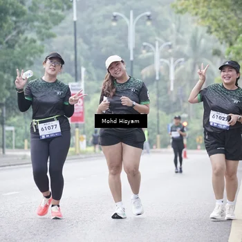 Runner Photo 8301000