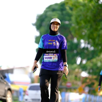 Runner Photo 8301004