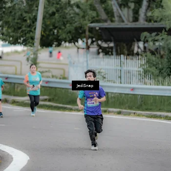 Runner Photo 8301038