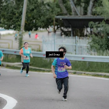 Runner Photo 8301042