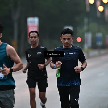 Runner Photo 8301054