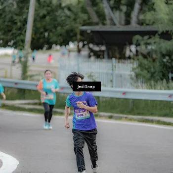 Runner Photo 8301063