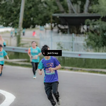 Runner Photo 8301077