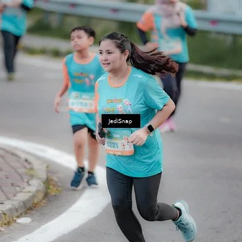 Runner Photo 8301102