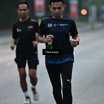 Runner Photo 8301111