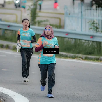 Runner Photo 8301198