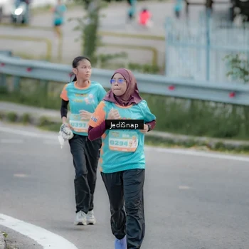 Runner Photo 8301216