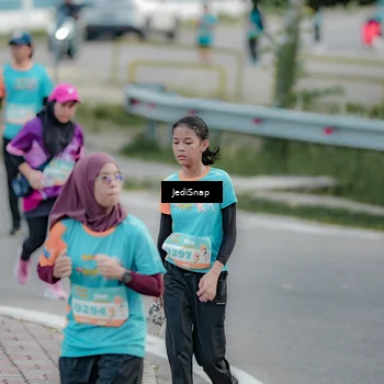 Runner Photo 8301240
