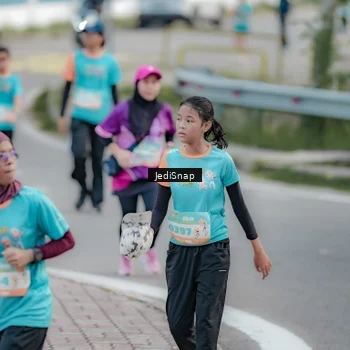 Runner Photo 8301241