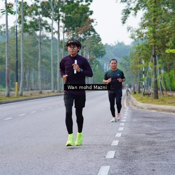 Runner Photo 8301262