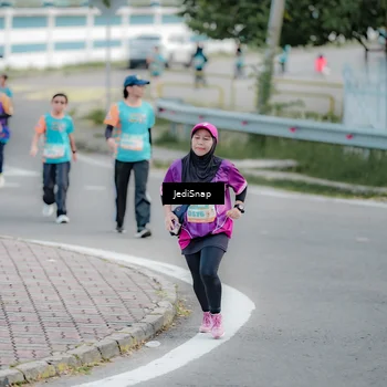 Runner Photo 8301294