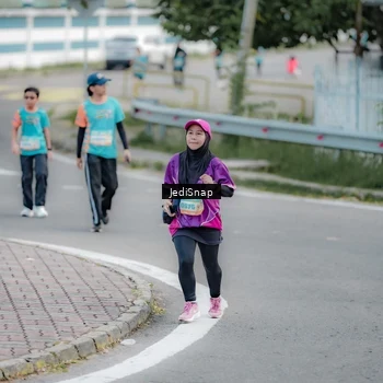 Runner Photo 8301307