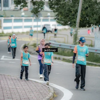 Runner Photo 8301335