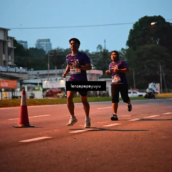Runner Photo 8301339