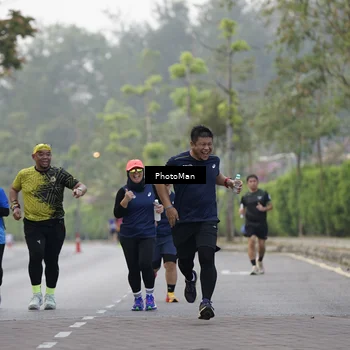 Runner Photo 8301597