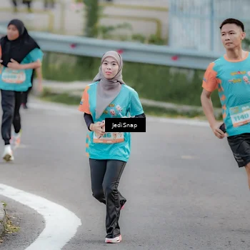 Runner Photo 8301656
