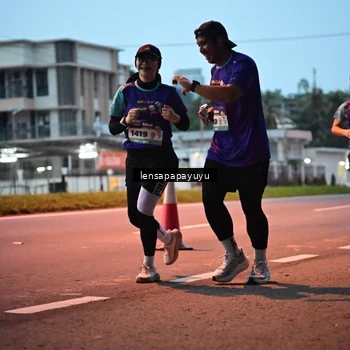 Runner Photo 8301677