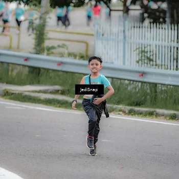 Runner Photo 8301686