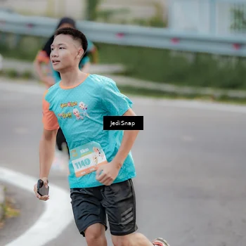 Runner Photo 8301695
