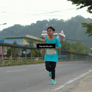 Runner Photo 8301700