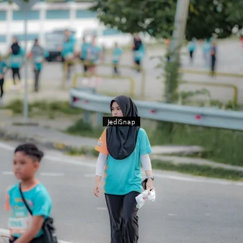 Runner Photo 8301723