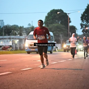 Runner Photo 8301793