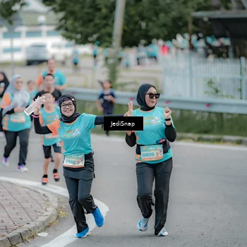 Runner Photo 8301900