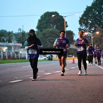 Runner Photo 8301910