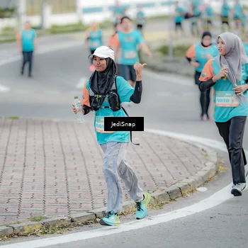 Runner Photo 8302002