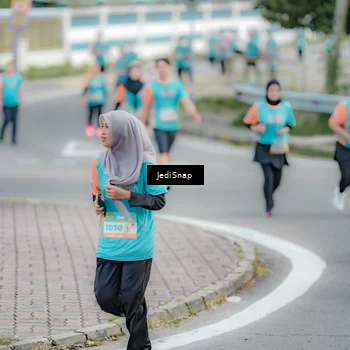 Runner Photo 8302010