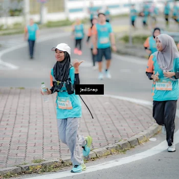 Runner Photo 8302011