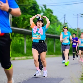 Runner Photo 8302042