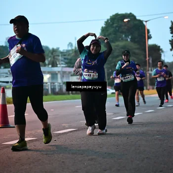 Runner Photo 8302072