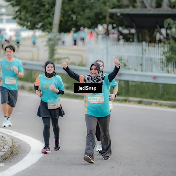 Runner Photo 8302098