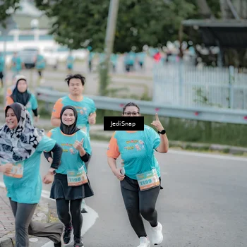 Runner Photo 8302104