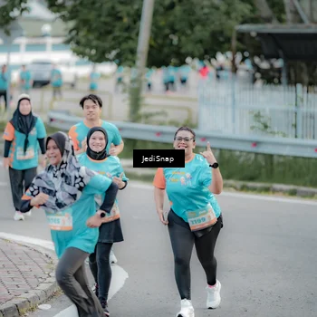 Runner Photo 8302105