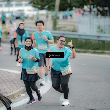 Runner Photo 8302115