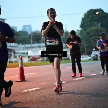 Runner Photo 8302129