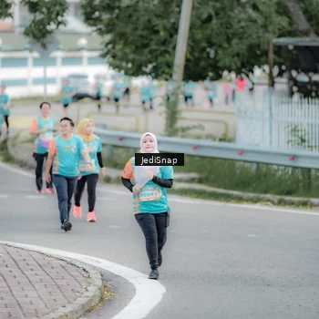 Runner Photo 8302201
