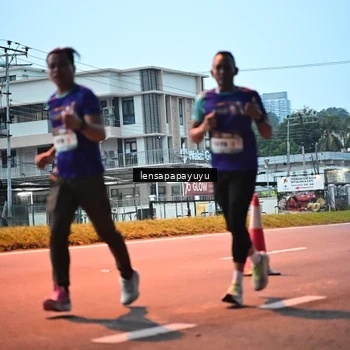 Runner Photo 8302204