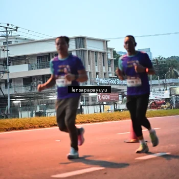 Runner Photo 8302211