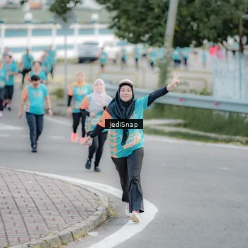 Runner Photo 8302215