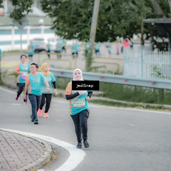 Runner Photo 8302219