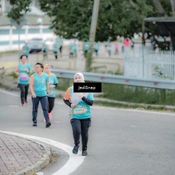 Runner Photo 8302246
