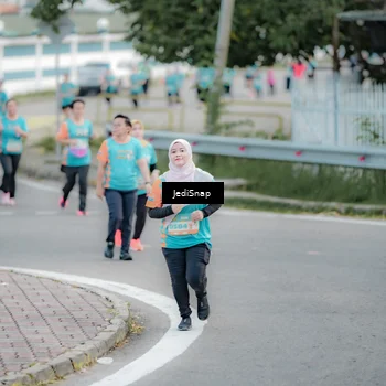 Runner Photo 8302251