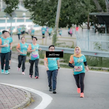 Runner Photo 8302275