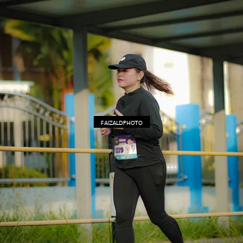 Runner Photo 8302285