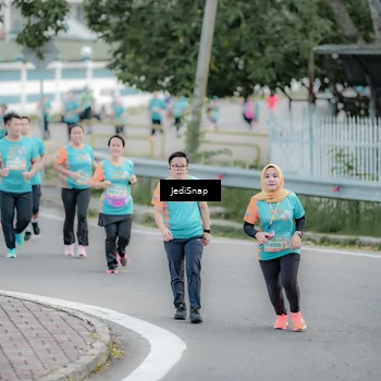 Runner Photo 8302287